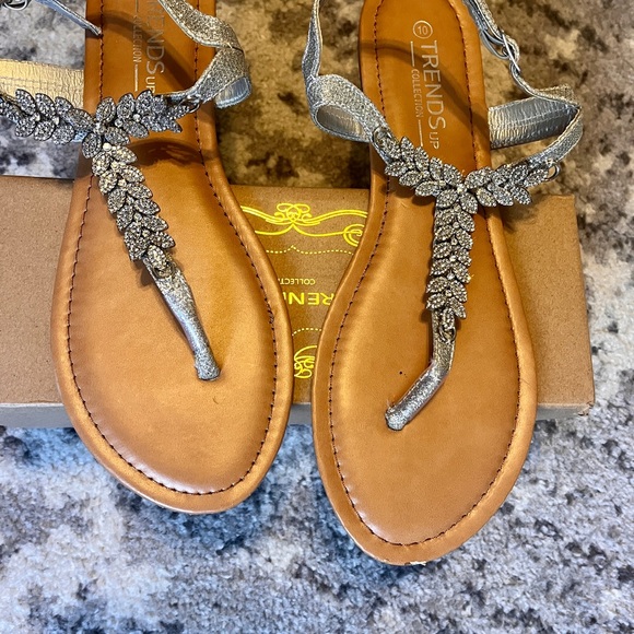 Womens T-Strap buckle flat sandals - SILVER - Picture 7 of 7